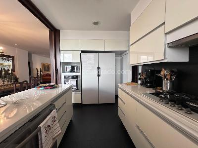 Apartamento de 3 alcobas en venta en El Poblado, Medellín, 192 m² · foto 8 de 19