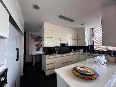 Apartamento de 3 alcobas en venta en El Poblado, Medellín, 192 m² · foto 9 de 19
