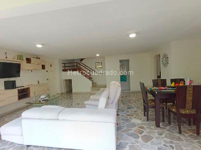 Apartamento en venta en El Poblado, Medellín · foto 5 de 17