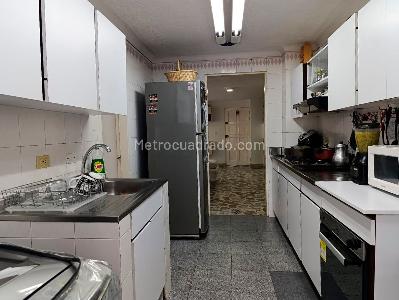 Apartamento en venta en El Poblado, Medellín · foto 6 de 17
