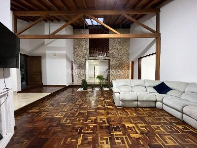 Casa de 3 alcobas en arriendo en Envigado, Envigado, 430 m² · foto 3 de 20