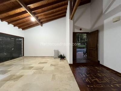 Casa de 3 alcobas en arriendo en Envigado, Envigado, 430 m² · foto 9 de 20