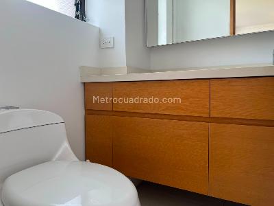 Apartamento de 3 alcobas en venta en El Poblado, Medellín, 200 m² · foto 16 de 17