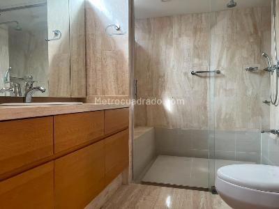 Apartamento de 3 alcobas en venta en El Poblado, Medellín, 200 m² · foto 17 de 17