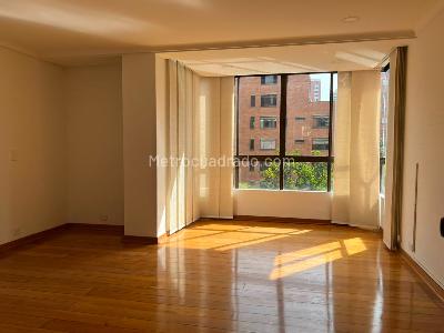 Apartamento de 3 alcobas en venta en El Poblado, Medellín, 200 m² · foto 4 de 17