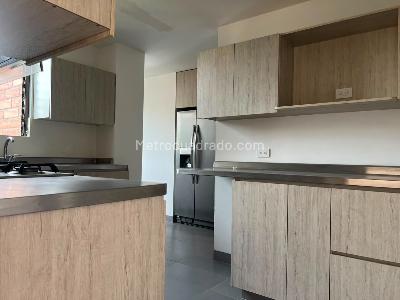 Apartamento de 3 alcobas en venta en El Poblado, Medellín, 200 m² · foto 5 de 17