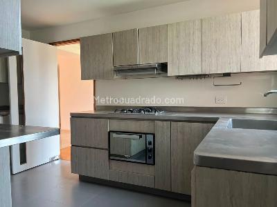 Apartamento de 3 alcobas en venta en El Poblado, Medellín, 200 m² · foto 6 de 17