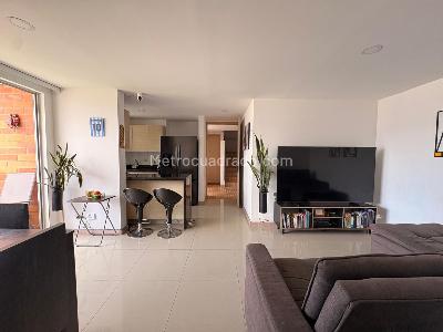 Apartamento de 3 alcobas en venta en Sabaneta, Sabaneta, 72 m² · foto 3 de 15