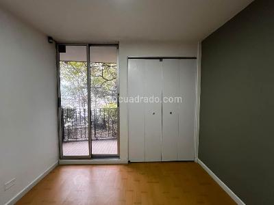 Apartamento de 3 alcobas en venta en El Poblado, Medellín, 80 m² · foto 11 de 14