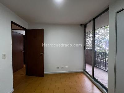 Apartamento de 3 alcobas en venta en El Poblado, Medellín, 80 m² · foto 12 de 14