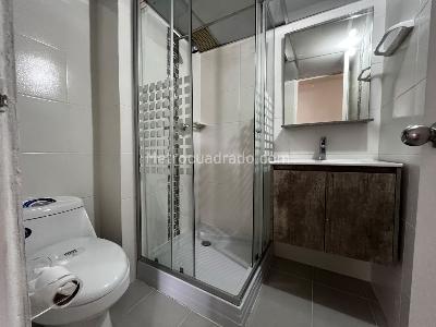 Apartamento de 3 alcobas en arriendo en El Poblado, Medellín, 60 m² · foto 11 de 12