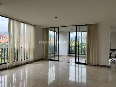 Apartamento en venta en El Poblado, Medellín · foto 3 de 16