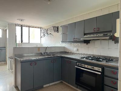 Apartamento en venta en El Poblado, Medellín · foto 6 de 16
