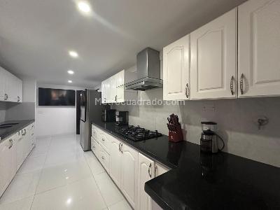 Apartamento en venta en El Poblado, Medellín · foto 6 de 19