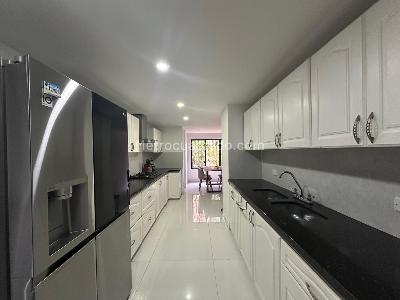 Apartamento en venta en El Poblado, Medellín · foto 7 de 19