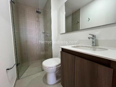 Apartamento de 3 alcobas en arriendo en El Poblado, Medellín, 76 m² · foto 11 de 12