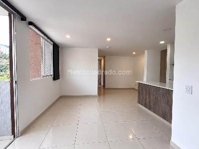 Apartamento de 3 alcobas en arriendo en El Poblado, Medellín, 76 m² · foto 2 de 12