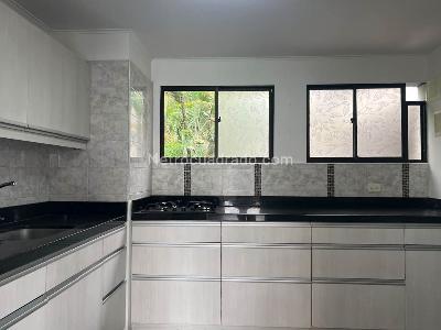 Apartamento en venta en Envigado, Envigado · foto 8 de 18