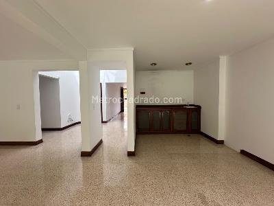 Casa en arriendo en El Poblado, Medellín · foto 4 de 20