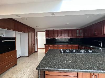 Casa en arriendo en El Poblado, Medellín · foto 9 de 20