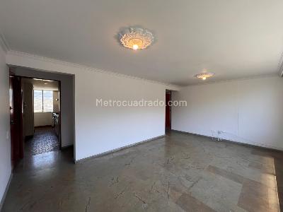 Apartamento en venta en El Poblado, Medellín · foto 2 de 15