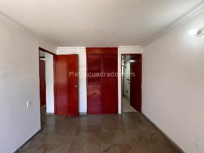 Apartamento en venta en El Poblado, Medellín · foto 6 de 15