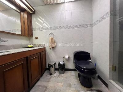 Apartamento en venta en El Poblado, Medellín · foto 14 de 15