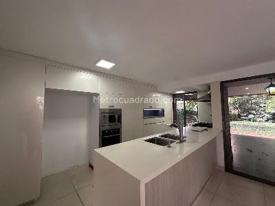 Casa de 3 alcobas en arriendo en El Poblado, Medellín, 420 m² · foto 5 de 18