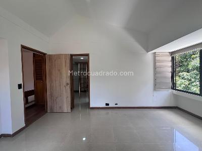 Casa de 3 alcobas en arriendo en El Poblado, Medellín, 420 m² · foto 7 de 18