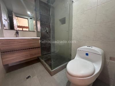 Casa de 3 alcobas en arriendo en El Poblado, Medellín, 420 m² · foto 16 de 18