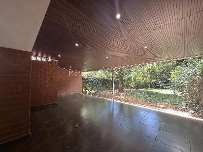 Casa de 3 alcobas en arriendo en El Poblado, Medellín, 420 m² · foto 17 de 18