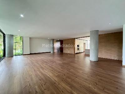 Apartamento de 3 alcobas en venta en El Poblado, Medellín, 335 m² · foto 4 de 20