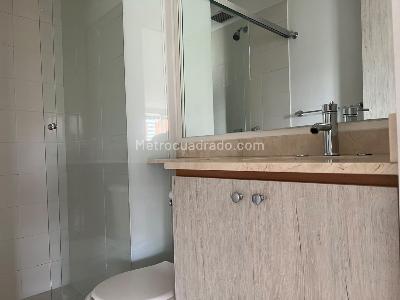Apartamento en arriendo en El Poblado, Medellín · foto 9 de 10