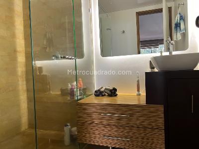 Apartamento de 3 alcobas en venta en El Poblado, Medellín, 137 m² · foto 16 de 17