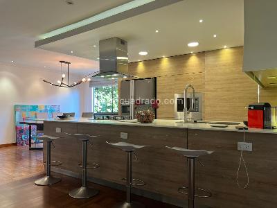 Apartamento de 3 alcobas en venta en El Poblado, Medellín, 137 m² · foto 5 de 17
