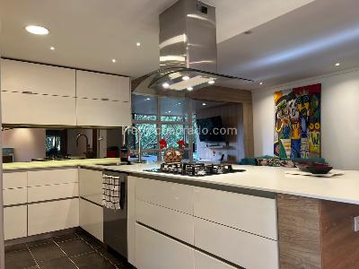 Apartamento de 3 alcobas en venta en El Poblado, Medellín, 137 m² · foto 6 de 17