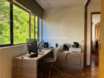 Apartamento de 3 alcobas en venta en El Poblado, Medellín, 137 m² · foto 8 de 17