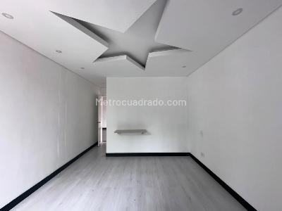 Casa de 4 alcobas en arriendo en El Poblado, Medellín, 450 m² · foto 14 de 20