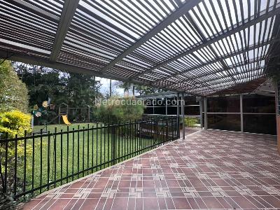 Casa de 4 alcobas en arriendo en El Poblado, Medellín, 450 m² · foto 20 de 20