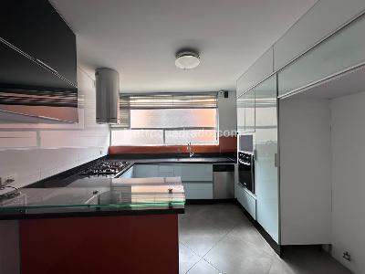 Casa de 4 alcobas en arriendo en El Poblado, Medellín, 450 m² · foto 5 de 20