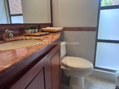 Apartamento de 4 alcobas en venta en El Poblado, Medellín, 240 m² · foto 19 de 20