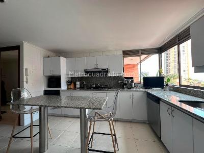 Apartamento de 4 alcobas en venta en El Poblado, Medellín, 240 m² · foto 6 de 20