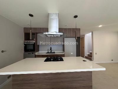 Casa en arriendo en El Poblado, Medellín · foto 6 de 18