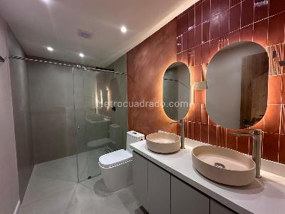 Casa de 3 alcobas en venta en El Poblado, Medellín, 195 m² · foto 14 de 18
