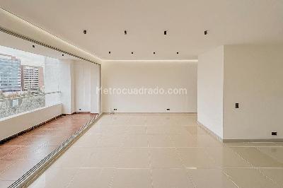 Apartamento en venta en El Poblado, Medellín · foto 3 de 13