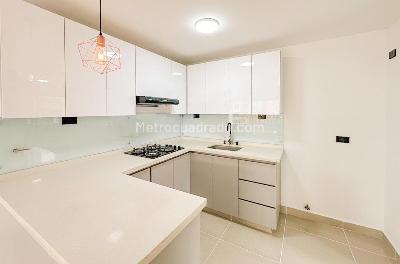 Apartamento en venta en El Poblado, Medellín · foto 5 de 13