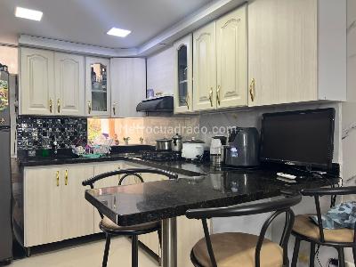 Apartamento en venta en Envigado, Envigado · foto 3 de 15