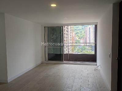 Apartamento de 2 alcobas en arriendo en Villa Carlota, Medellín, 87 m² · foto 2 de 13