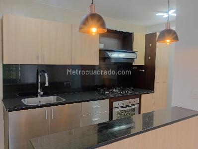Apartamento de 2 alcobas en arriendo en Villa Carlota, Medellín, 87 m² · foto 4 de 13