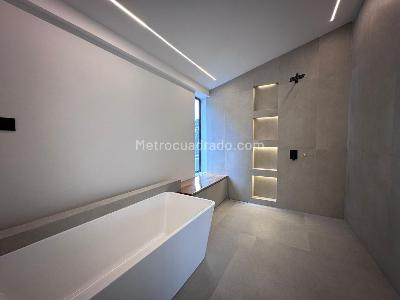 Casa en arriendo en El Poblado, Medellín · foto 15 de 18